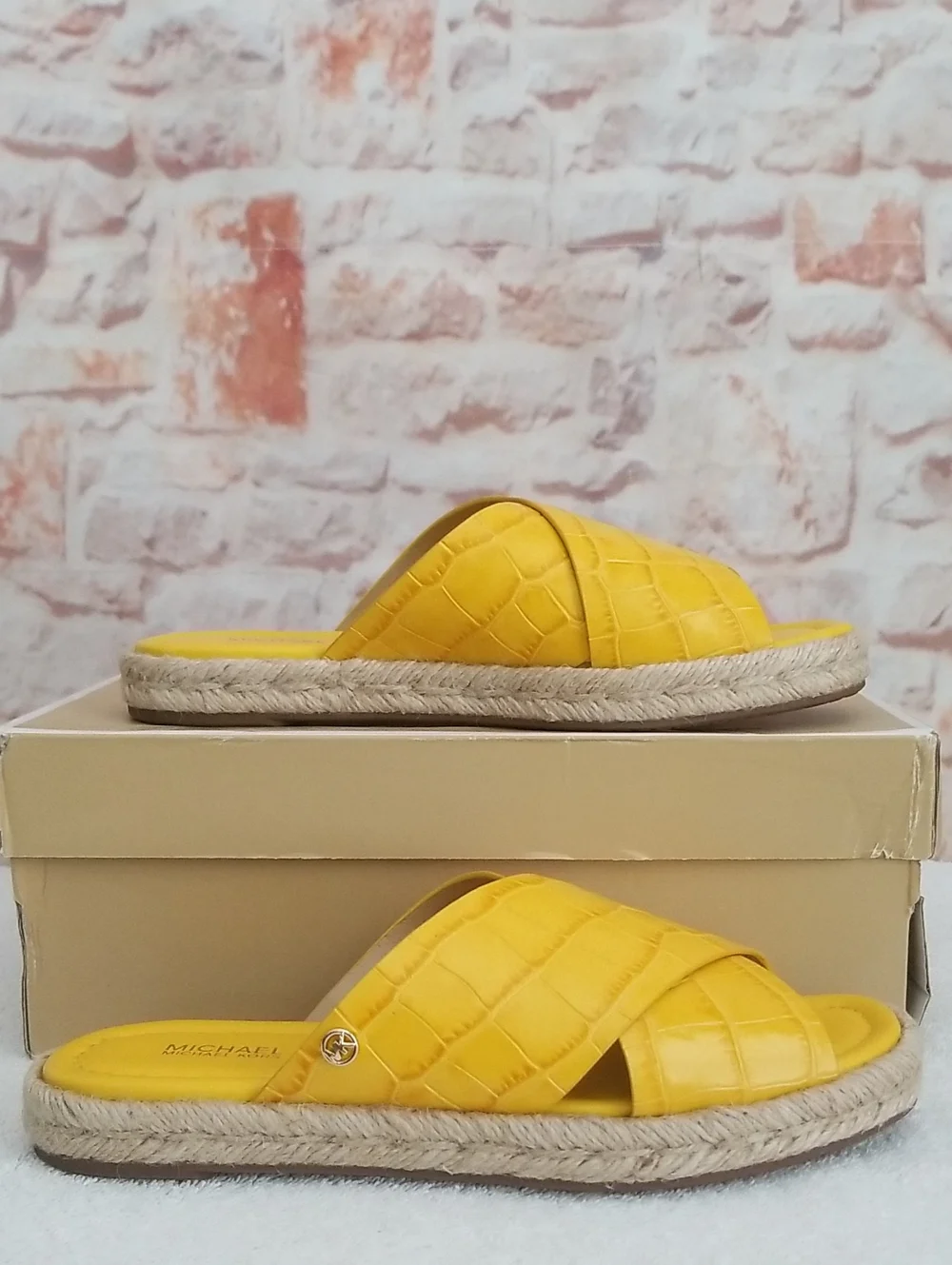 New Michael Kors Linden Croc-Embossed Sandals